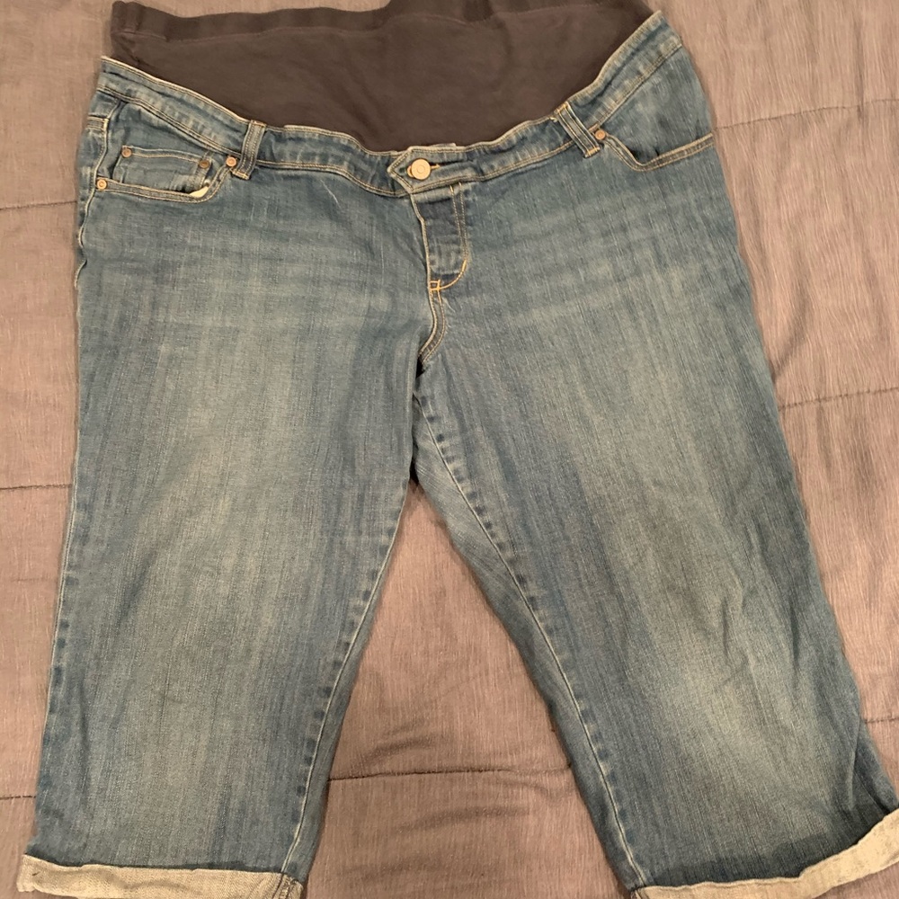 Old Navy Maternity Capris